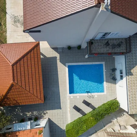 Dom wakacyjny Mirela *