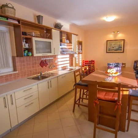 Holiday home Mirela Studenci