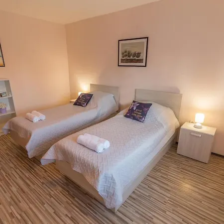 Mirela Holiday home